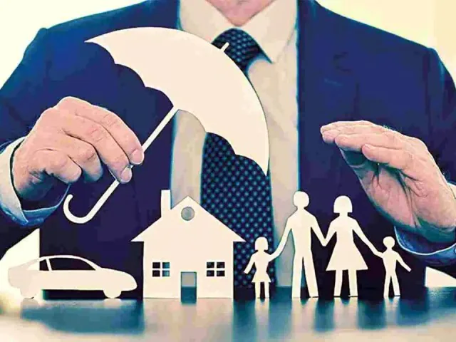 طبق قوانین بیمه در حسابداری مسئولیت پرداخت حق بیمه بر عهده کیست؟
